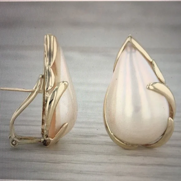 Vintage, Mane Pearl Drop Earrings - 14k Yellow Gold Teardrop Pierced Omega